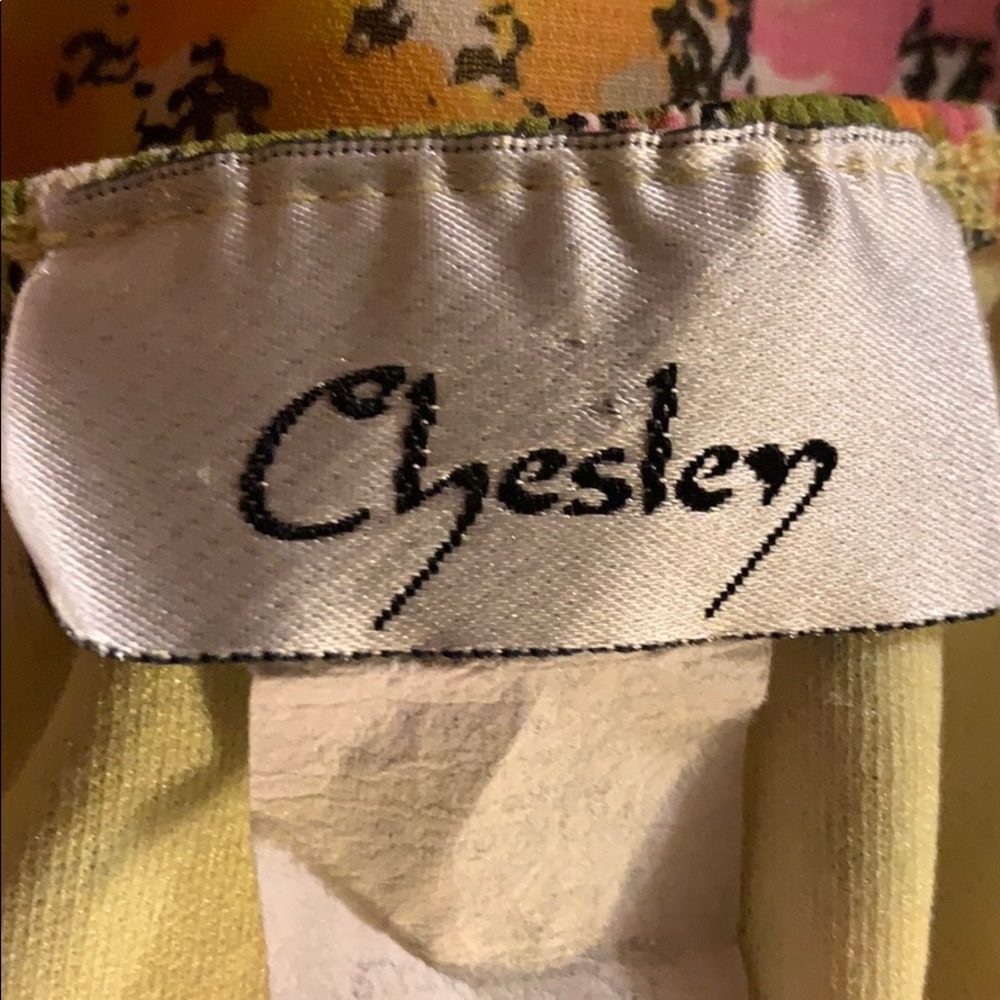 Clothes - Picture 2 of 3